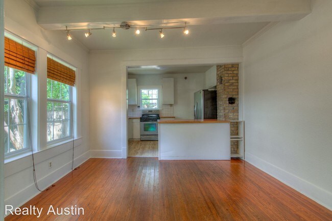 300 W 37th St in Austin, TX - Building Photo - Building Photo