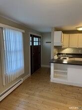 3 E Pattagansett Rd in East Lyme, CT - Building Photo - Building Photo