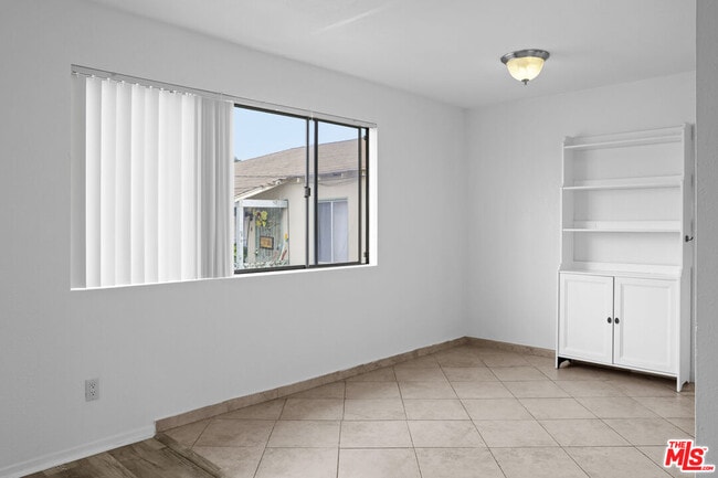 324 Stepney St in Inglewood, CA - Building Photo - Building Photo