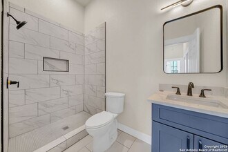 530 E Carson St in San Antonio, TX - Building Photo - Building Photo