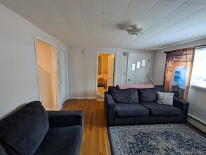 9 11th St, Unit 1st Floor in Derby, CT - Building Photo - Building Photo