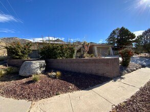 744 Supper Rock Dr NE in Albuquerque, NM - Building Photo - Building Photo