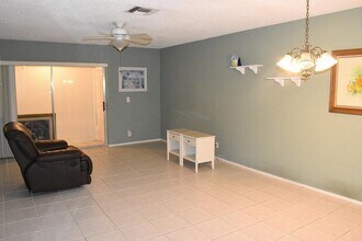 2523 Dudley Dr W in West Palm Beach, FL - Building Photo - Building Photo