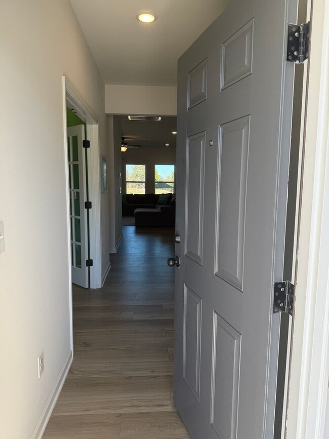 8127 Harbour Chase Lp in Collegedale, TN - Building Photo - Building Photo