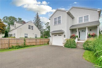 469 S Benson Rd in Fairfield, CT - Building Photo - Building Photo