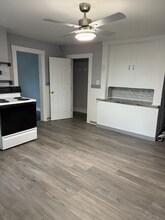 2-12 Arch St in Manchester, CT - Building Photo - Building Photo