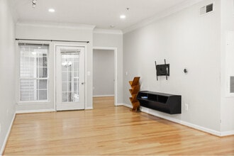 4850 Eisenhower Ave in Alexandria, VA - Building Photo - Building Photo