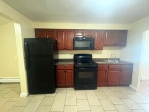 60 Warner St in Hamden, CT - Building Photo - Building Photo