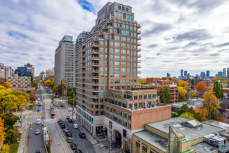 155 St Clair Ave W in Toronto, ON - Building Photo - Building Photo