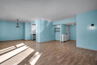 5651 Windsor Way, Unit WindsorCastle Culver City in Culver City, CA - Foto de edificio - Building Photo