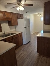 210 Conger Ave in Carmi, IL - Building Photo - Building Photo