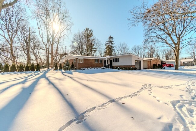 811 Norwich Dr in Birmingham, MI - Building Photo - Building Photo