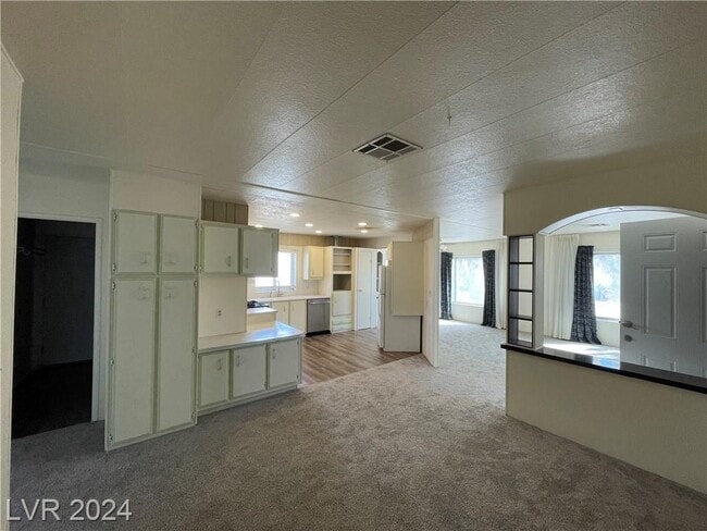 property at 1609 Aspen Ct