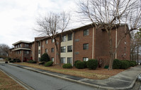 The Wesbury and Wesbury Plaza in Concord, NC - Foto de edificio - Building Photo