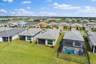 9345 SW Pepoli Way in Port St. Lucie, FL - Building Photo - Building Photo