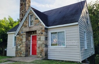 1204 Asheboro St in High Point, NC - Building Photo - Building Photo