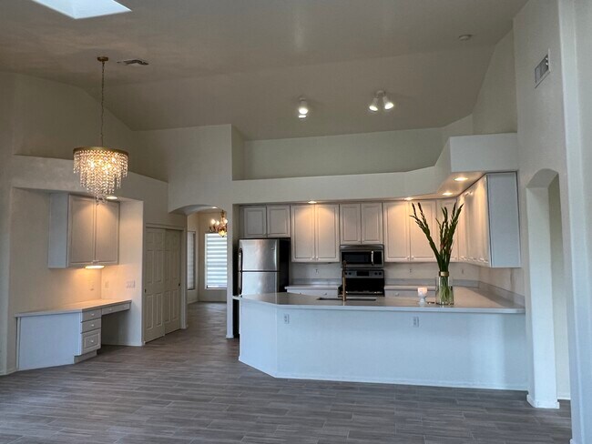 property at 814 W Beechnut Dr