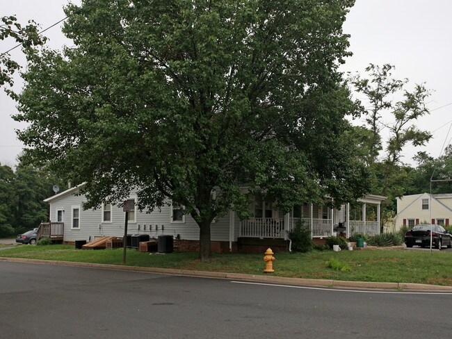 14900 Washington St in Haymarket, VA - Building Photo - Building Photo