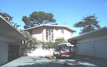 1669 Sargent Ct in Los Angeles, CA - Building Photo - Building Photo