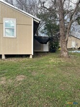 810 S Cameron St in Victoria, TX - Building Photo - Building Photo