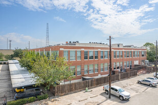 Live Oak Lofts in Houston, TX - Foto de edificio - Primary Photo