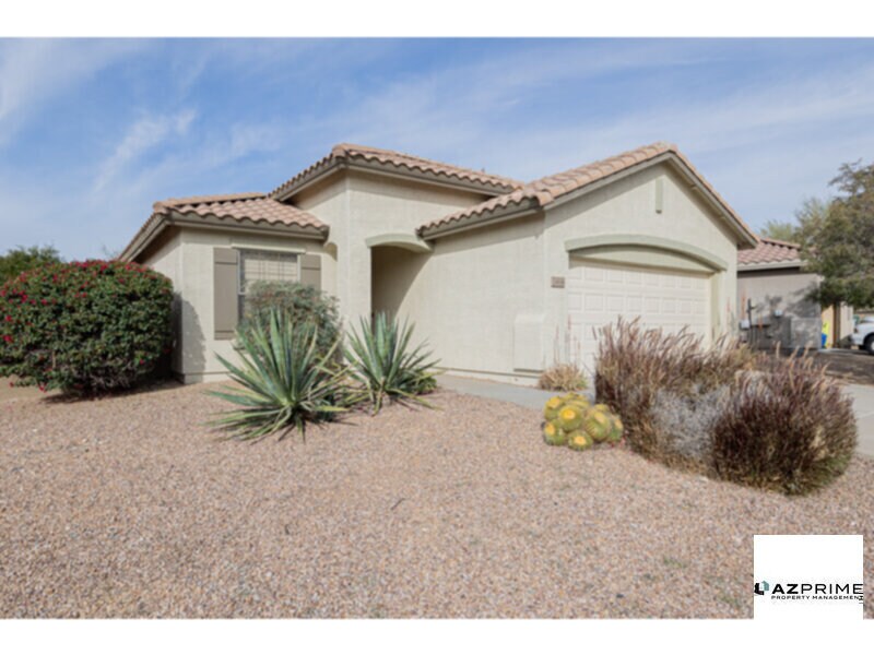 2414 W Lewis and Clark Trail in Anthem, AZ - Building Photo