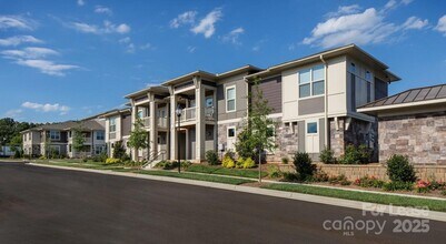 121 Village Green Ln, Unit Dalton in Mooresville, NC - Building Photo - Building Photo