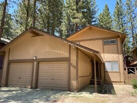 743 Tallac Ave in South Lake Tahoe, CA - Building Photo