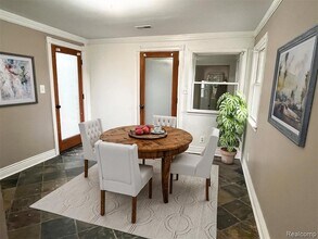 23096 Hawthorne St in Farmington, MI - Building Photo - Building Photo