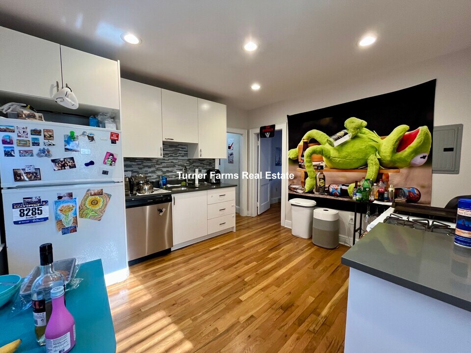 120 Hillside St, Unit 2 in Boston, MA - Building Photo