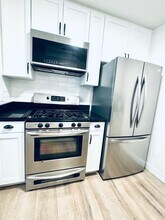 11823 Avon Way in Los Angeles, CA - Building Photo - Building Photo