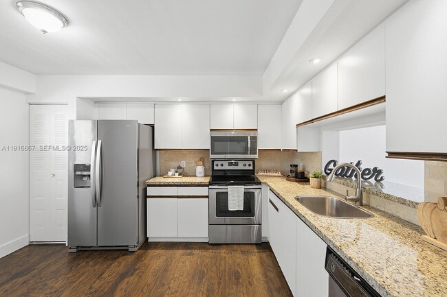 12950 SW 4th Ct in Pembroke Pines, FL - Building Photo - Building Photo