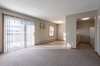 The Neighborhood at Englewood in Grand Rapids, MI - Building Photo - Interior Photo