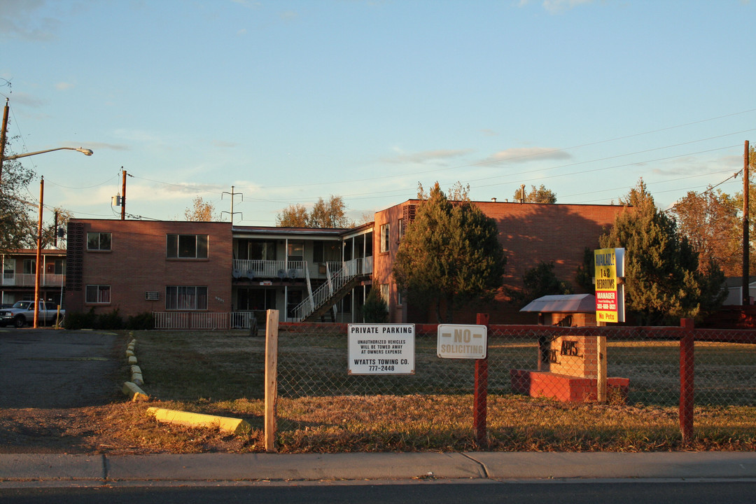 Westland Apartments in Lakewood, CO - Building Photo