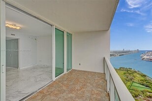 1040 Biscayne Blvd, Unit 3608 in Miami, FL - Building Photo