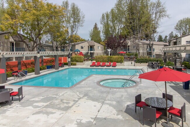 Stevenson Place in Fremont, CA - Foto de edificio - Building Photo