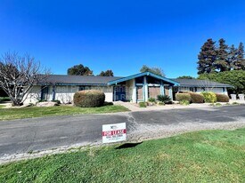 9193 N Fowler Ave in Clovis, CA - Building Photo