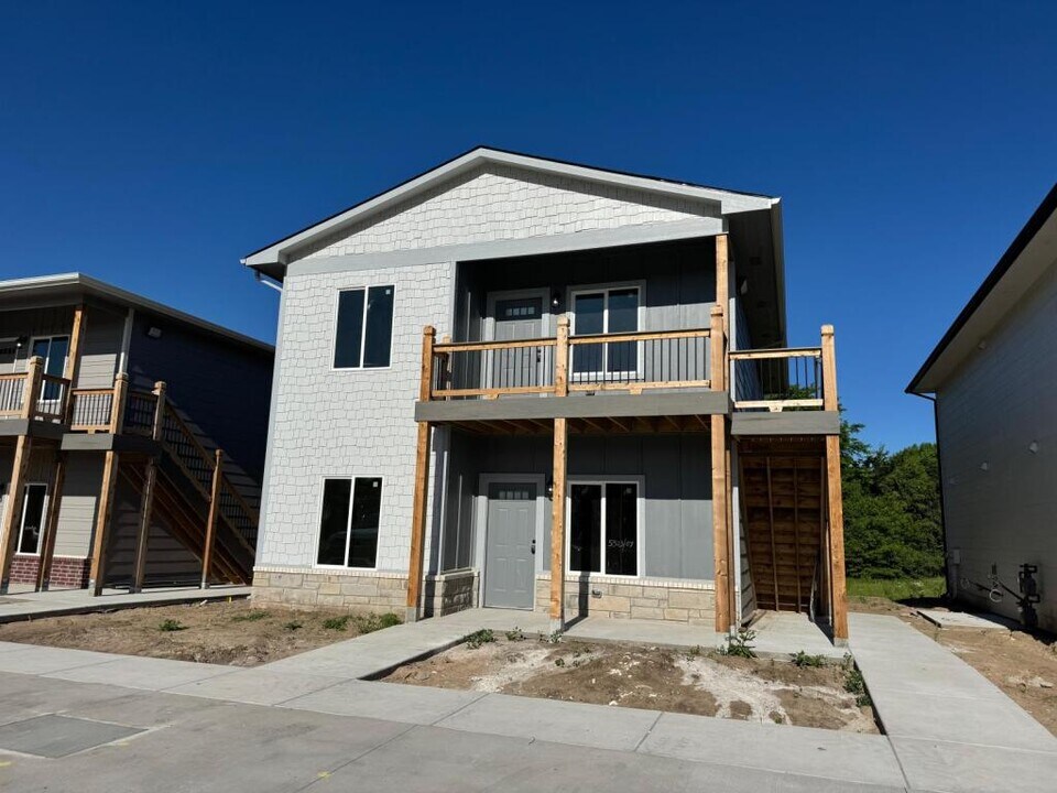 5501 N Bressler Dr in Park City, KS - Building Photo