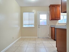 1586 Parkview Ave in San Jose, CA - Foto de edificio - Building Photo