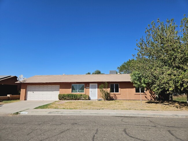 property at 4080 W Linda Ln