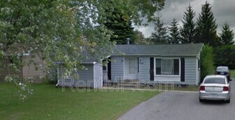 1915 S Stockman Rd in Mt. Pleasant, MI - Building Photo