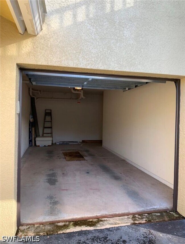 13180 Bella Casa Cir in Ft. Myers, FL - Building Photo - Building Photo