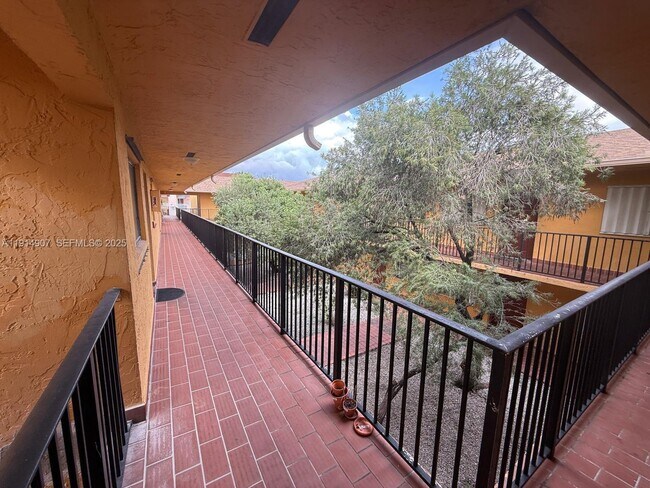 6278 W 22nd Ct in Hialeah, FL - Building Photo - Building Photo