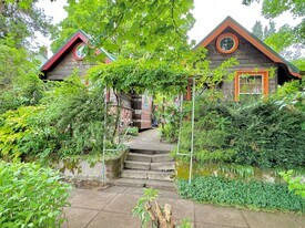 3933-3937 N Michigan Ave in Portland, OR - Building Photo
