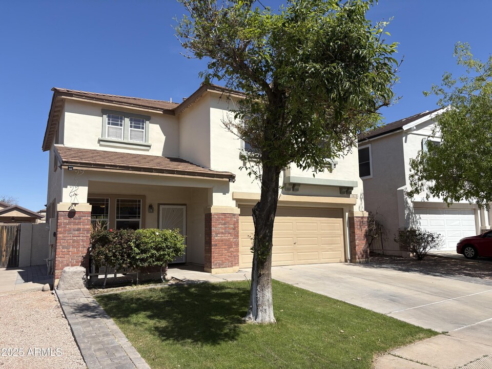 10610 E Portobello Ave in Mesa, AZ - Building Photo