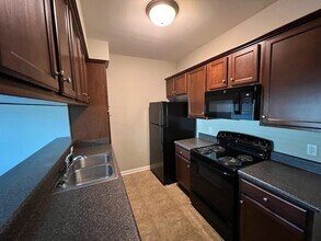 1955 Bloomington Ave in Tallahassee, FL - Foto de edificio - Building Photo