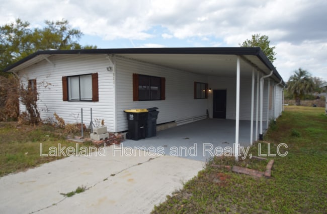 3134 Skyview Dr in Lakeland, FL - Building Photo - Building Photo