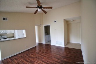 5628 Rock Island Rd-Unit -186 in Tamarac, FL - Building Photo - Building Photo