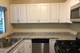 200 W Chestnut St, Unit 105 in Glendale, CA - Building Photo - Building Photo