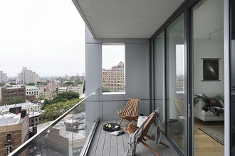 300 Ashland Pl-Unit -21T in Brooklyn, NY - Building Photo - Building Photo